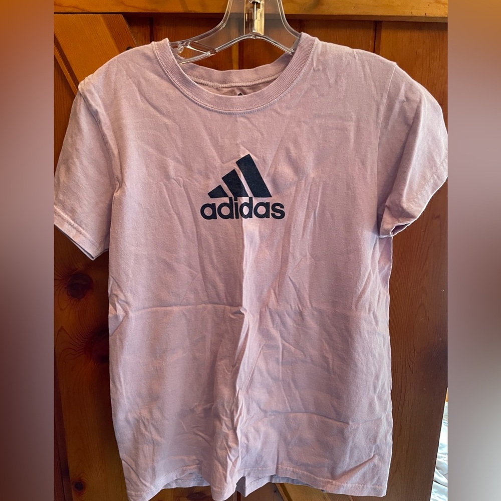 Adidas women’s t-shirt. Medium. Lilac purple. Excellent condition